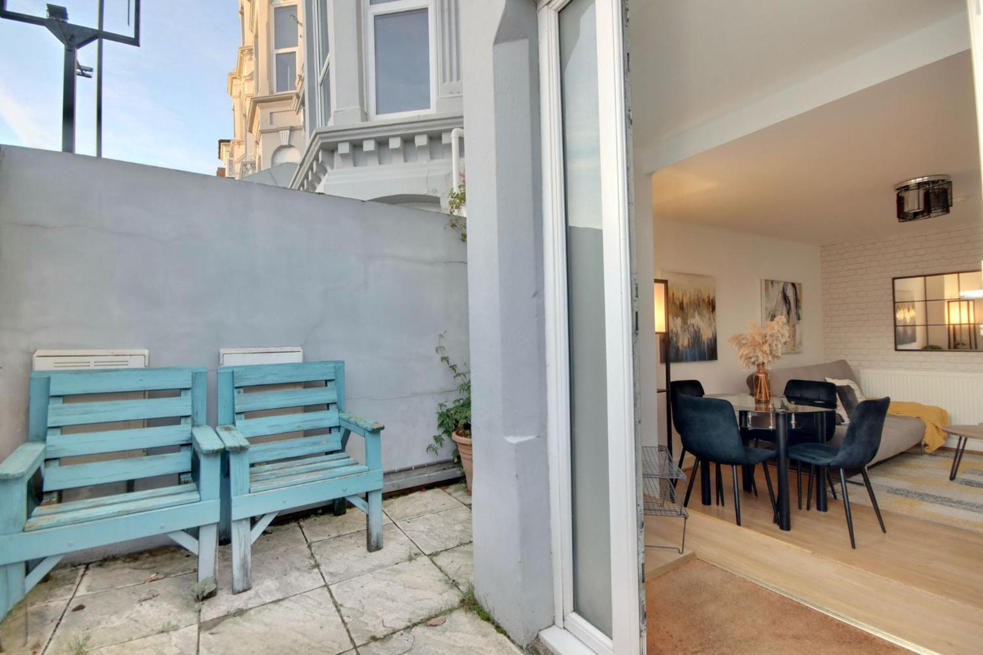 Southsea Getaway Apartment With Pool Table And Hot Tub Portsmouth Eksteriør billede